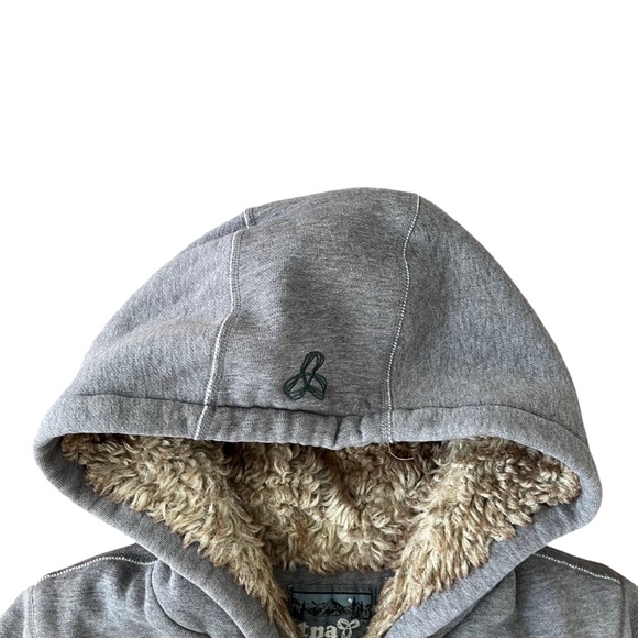 TNA Faux Fur Hoodie Zip Up Aritzia Women's Size Small Warm Winter Snow Hoodie - Picture 4 of 5